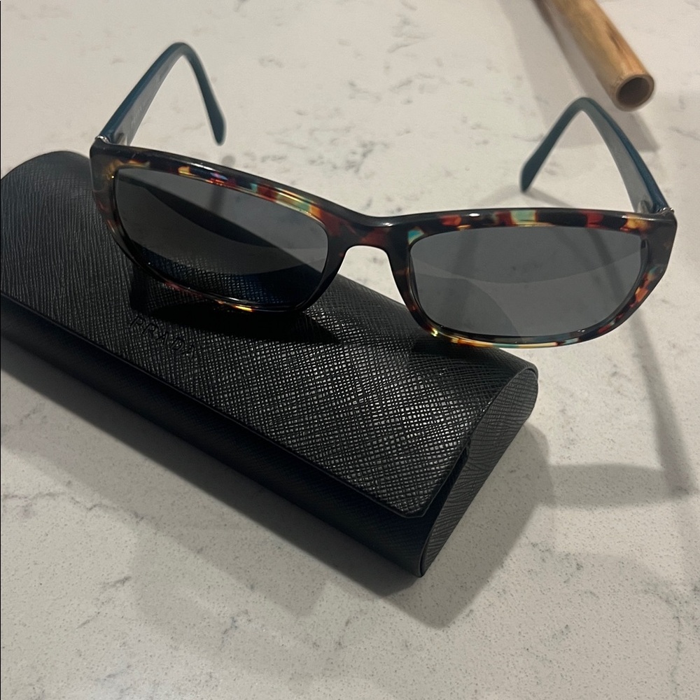 Prada “frames” - image 4